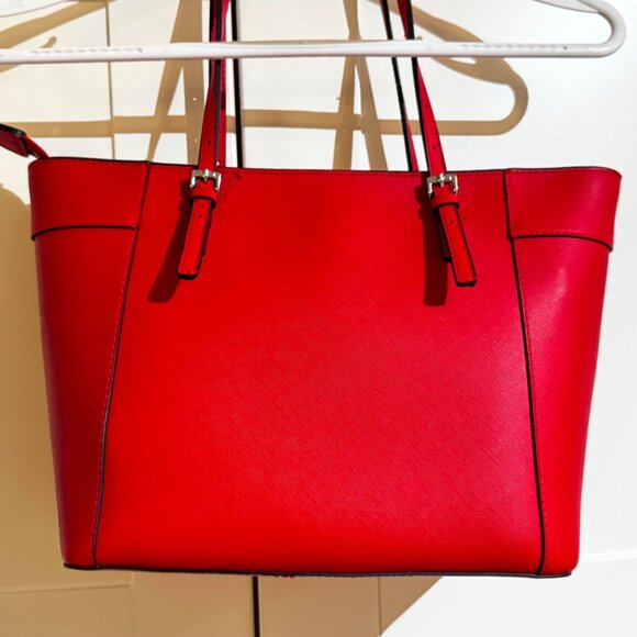 women clothing - Picture 10 of 11